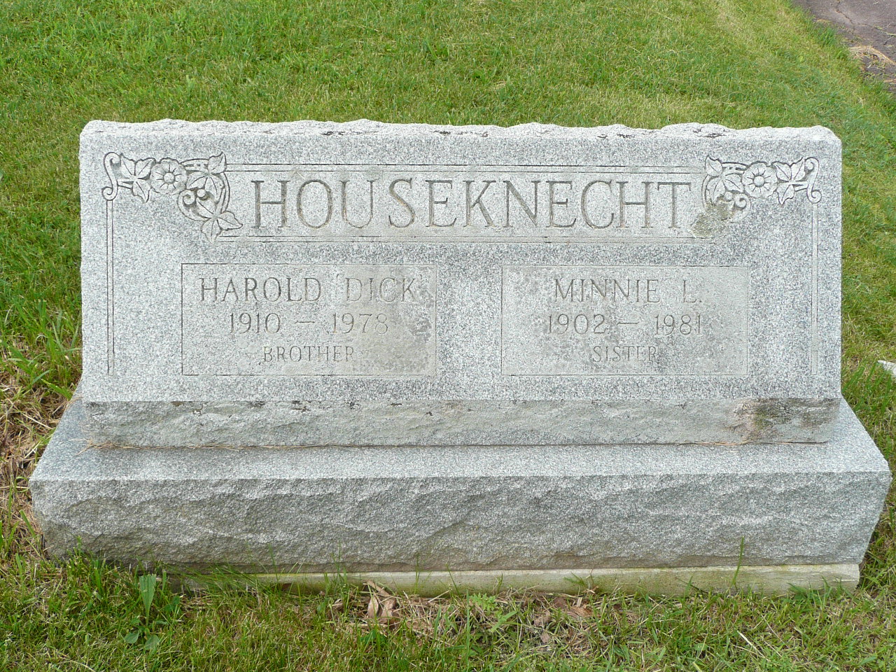 Harold E Houseknecht