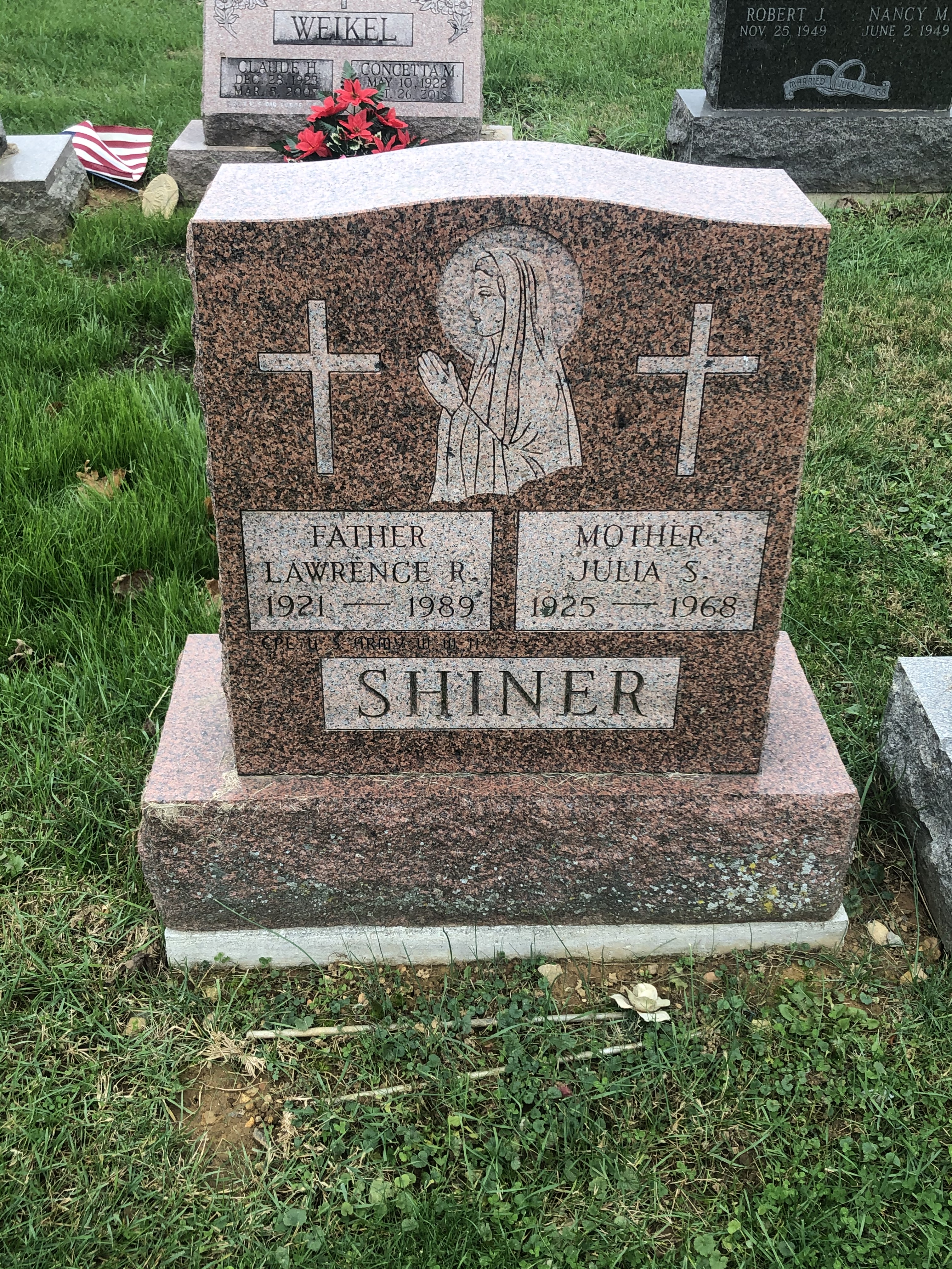 Headstone - Shiner Lawrence R & Julia S