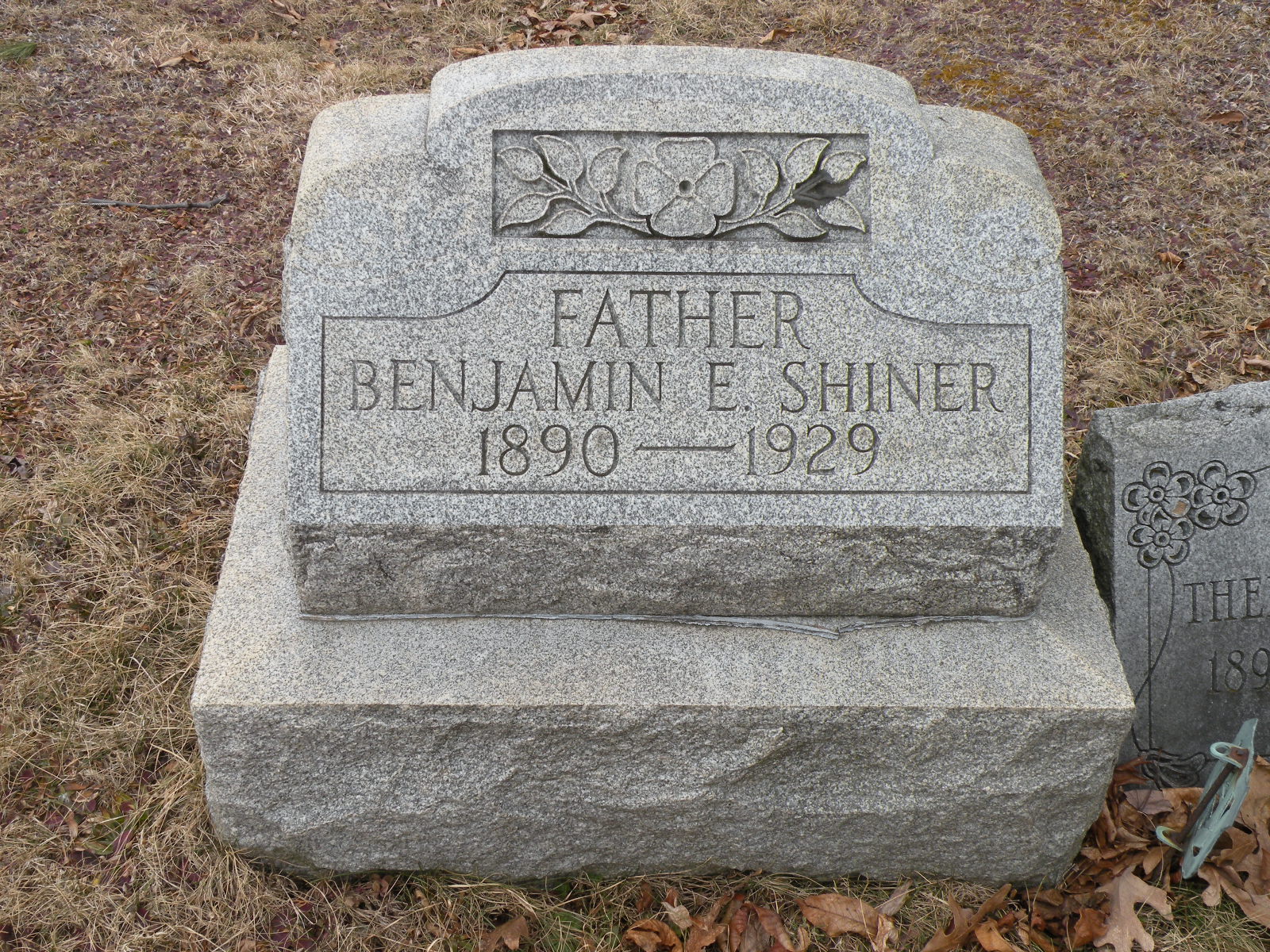 Headstone: Benjamin E. Shiner