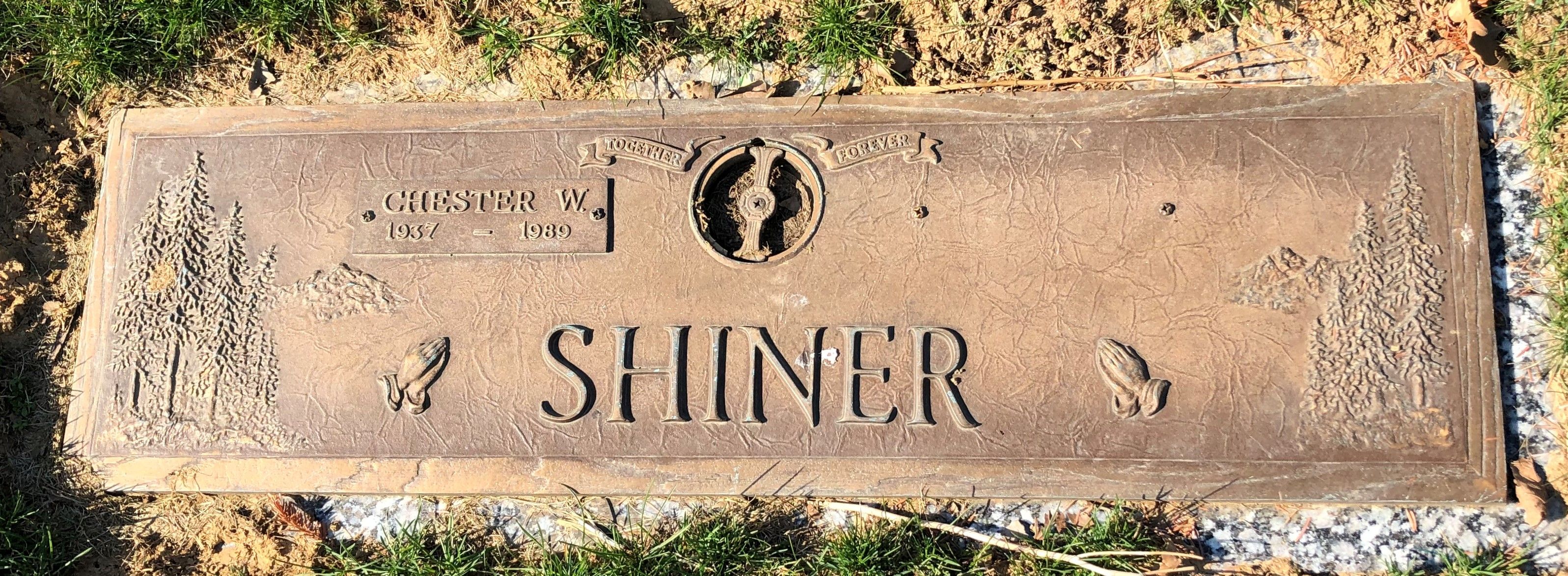 Headstone: Chester W Shiner