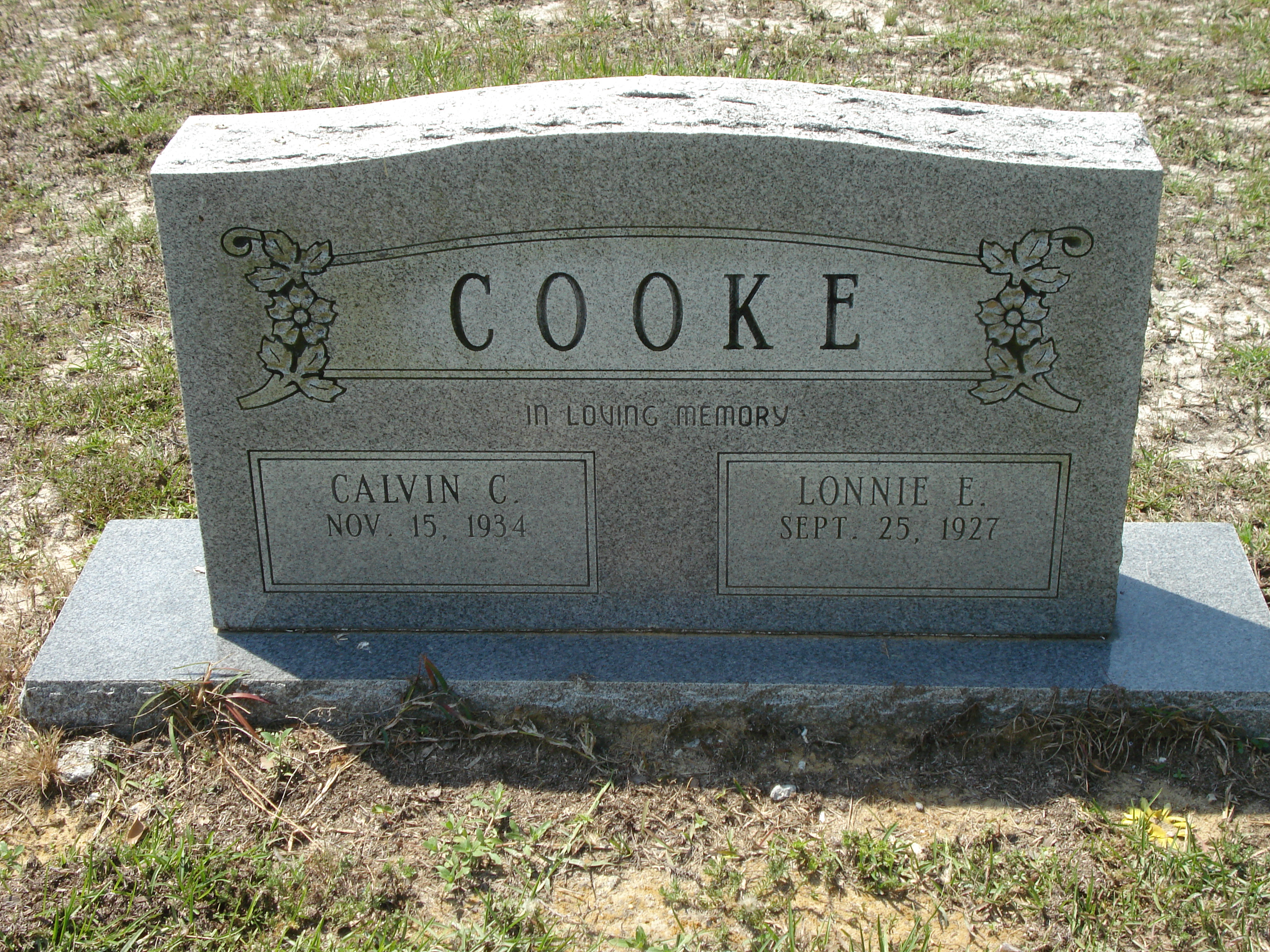 Headstone: Cooke - Calvin C & Lonnie E