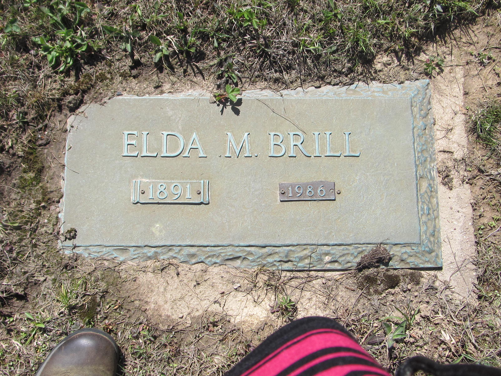 Headstone: Elda M Brill