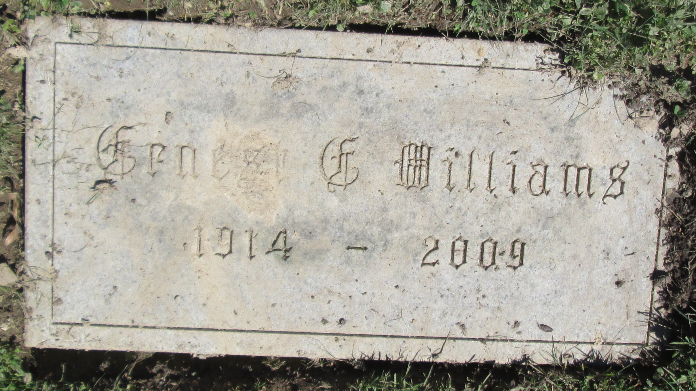 Headstone: Ernest E Williams