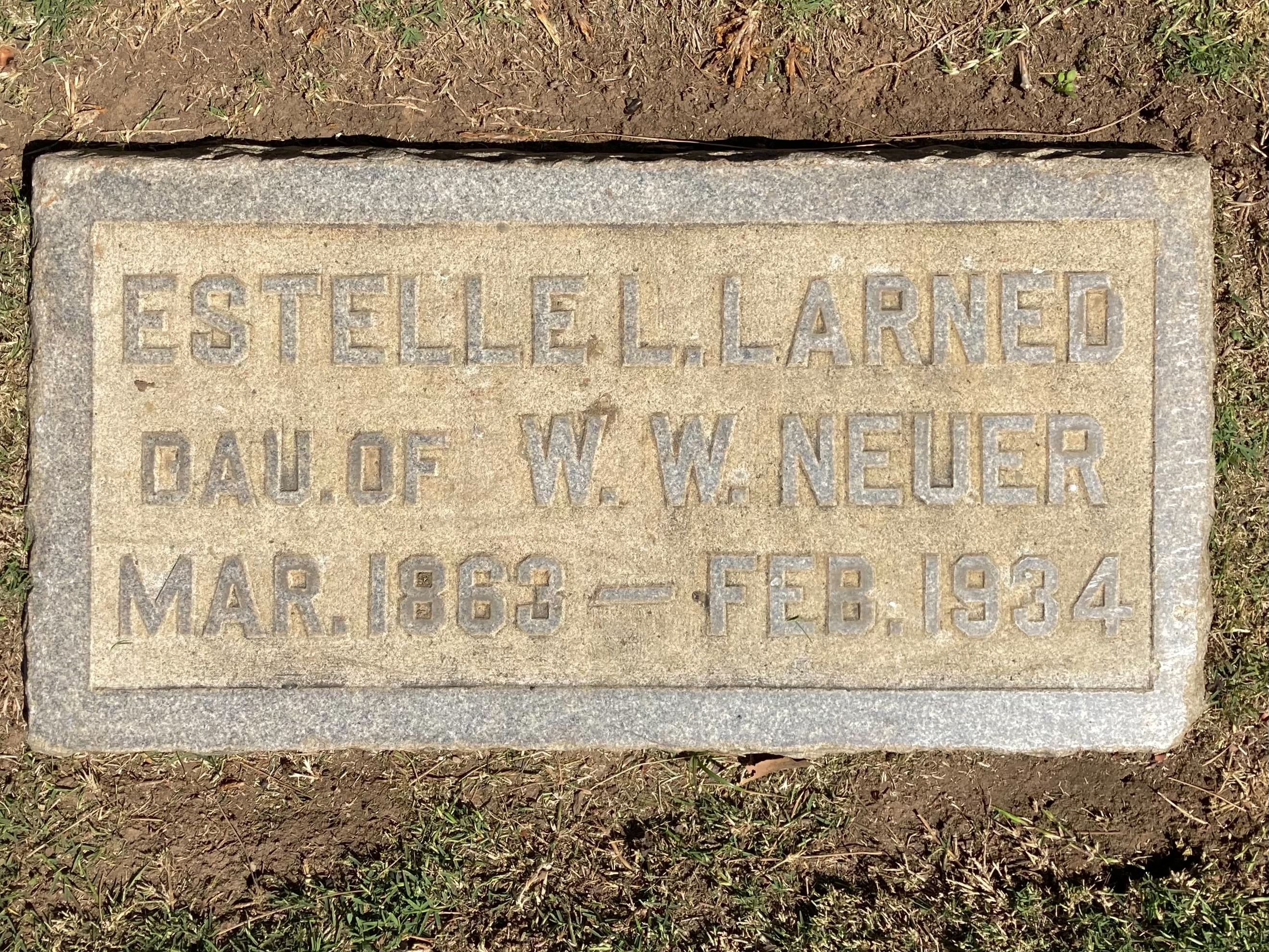 Headstone: Estelle L. Larned