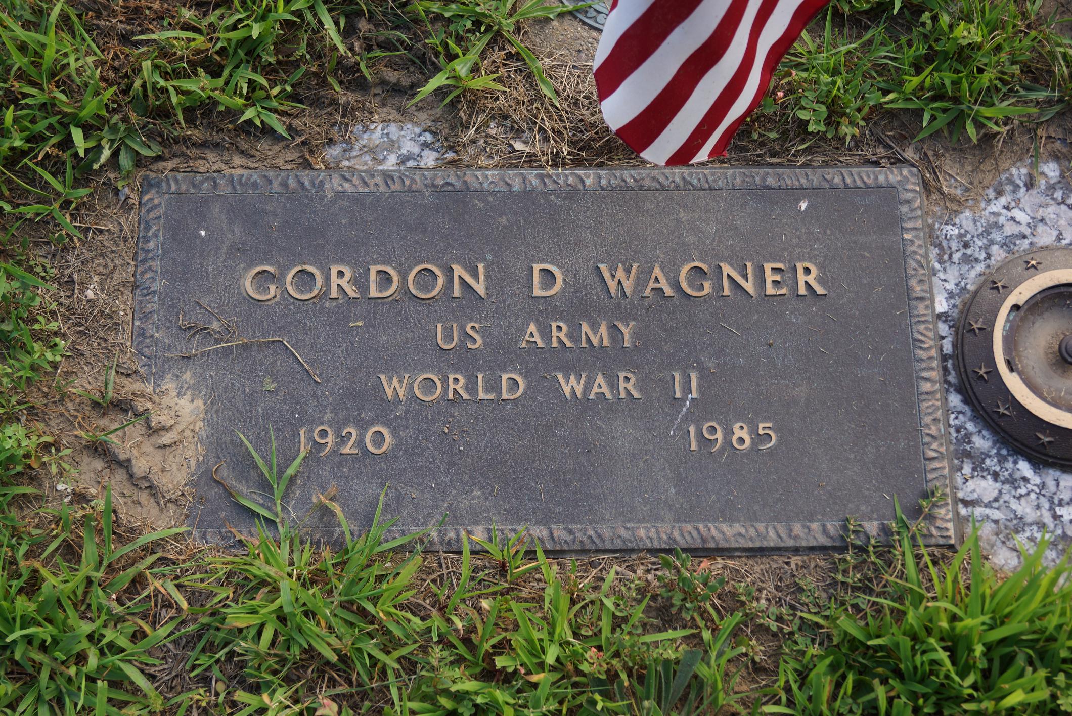 Headstone: Gordon D Wagner