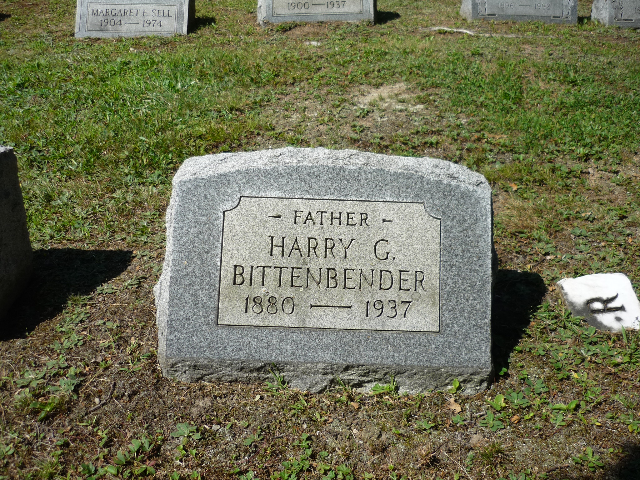 Headstone: Harry G Bittenbender