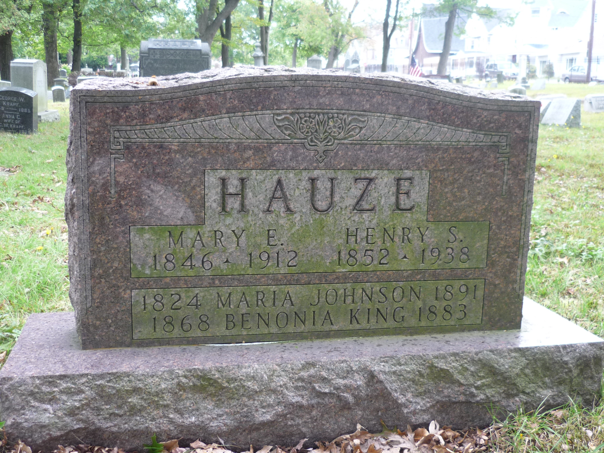 Headstone: Hauze - Mary E. & Henry S.