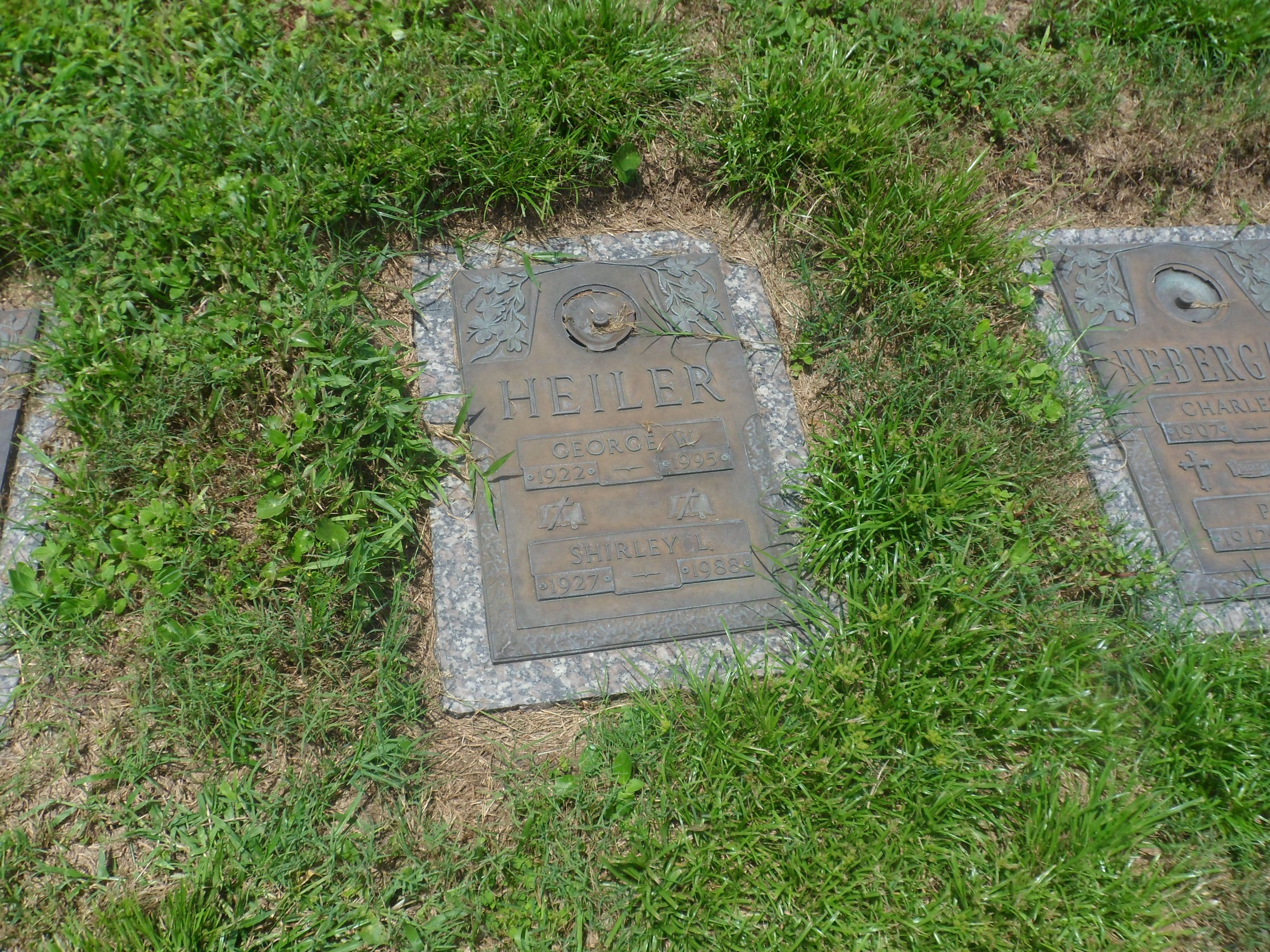 Headstone: Heiler - George W & Shirley L