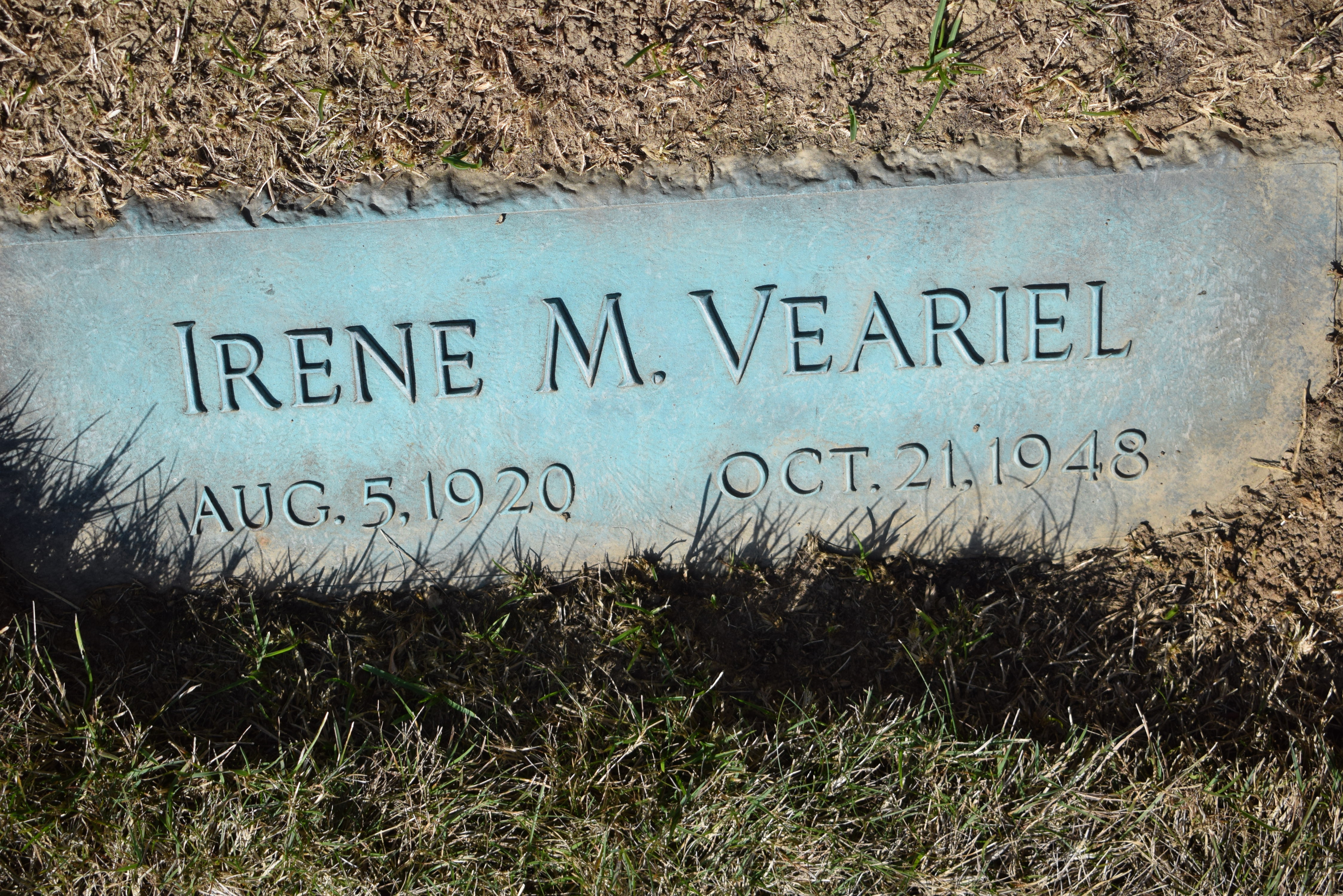Headstone: Irene M. Veariel