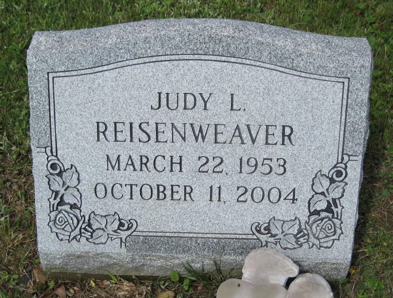 Headstone: Judy L Reisenweaver