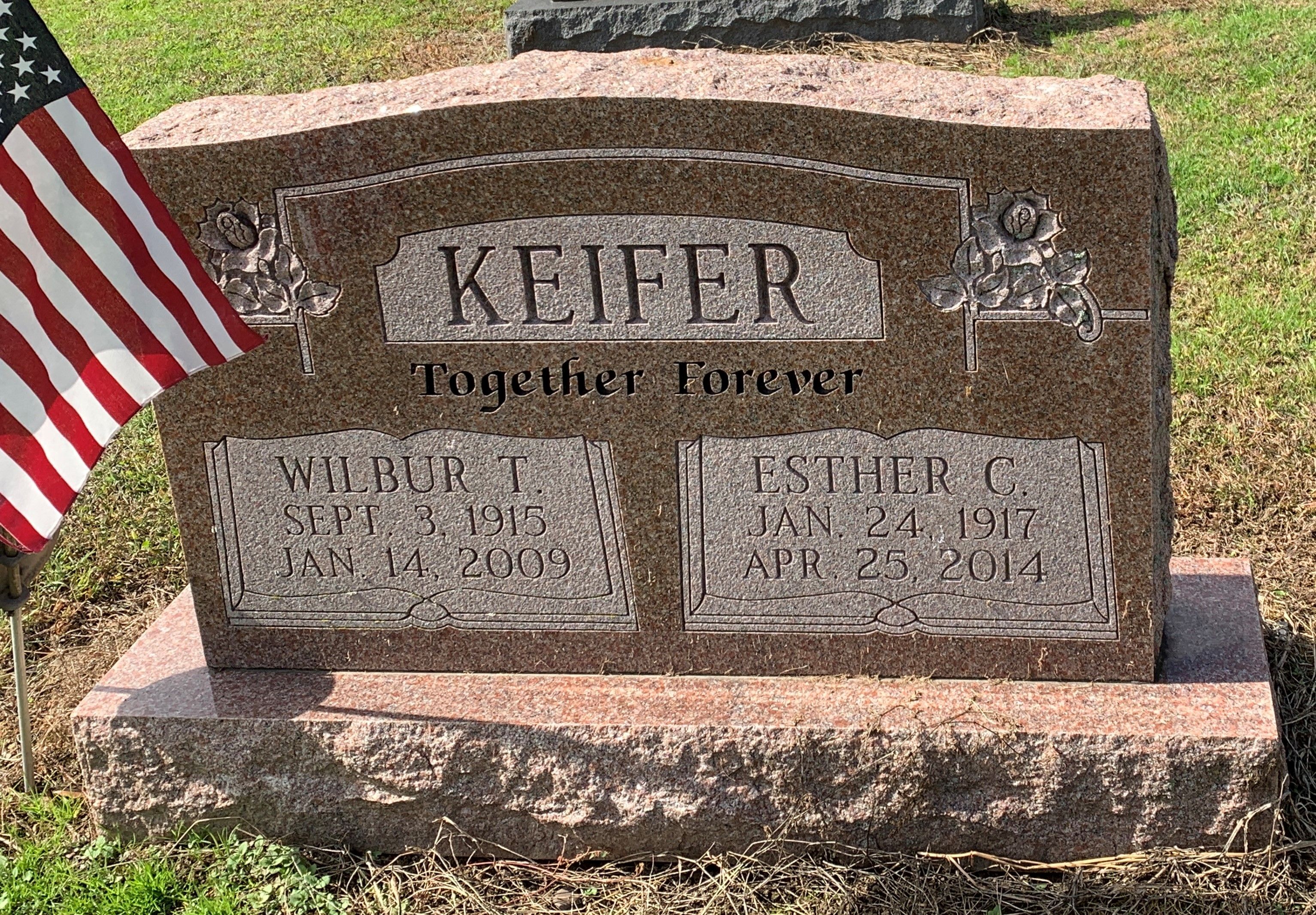 Headstone: Keifer - Wilbur T. & Esther C.