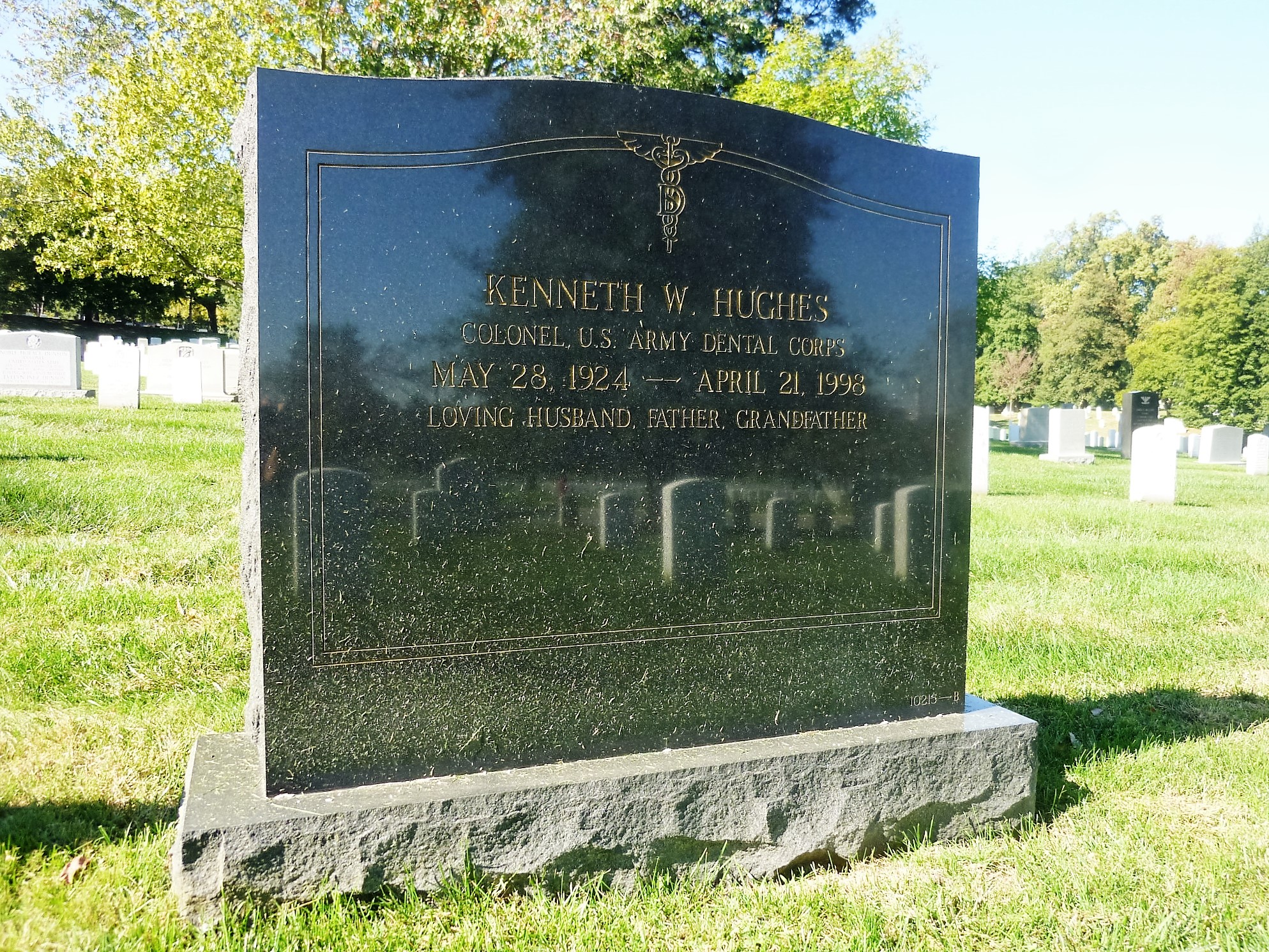 Headstone: Kenneth W Hughes