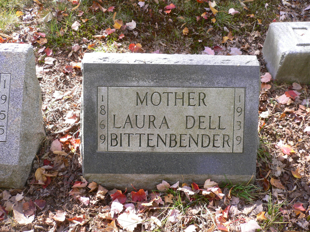 Headstone: Laura Dell Bittenbender