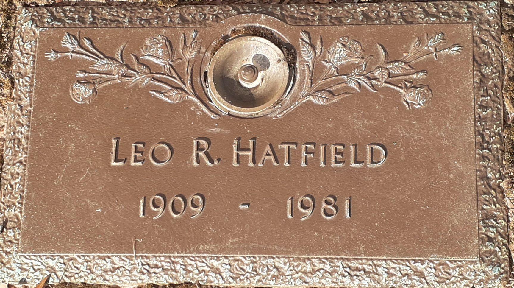 Headstone:  Leo R. Hatfield