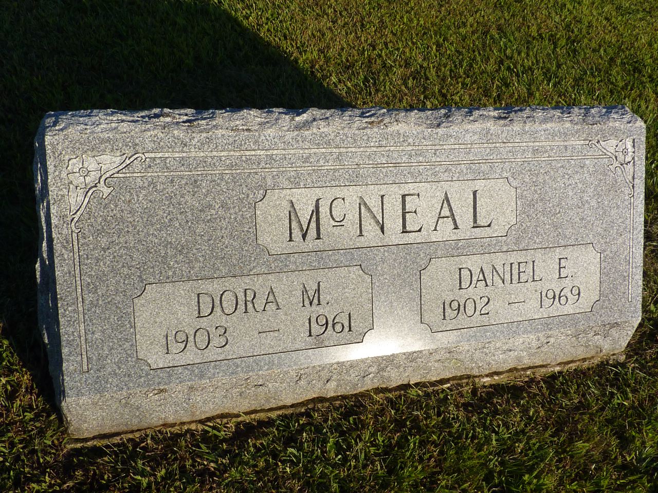 Headstone: McNeal - Dora M. & Daniel D.