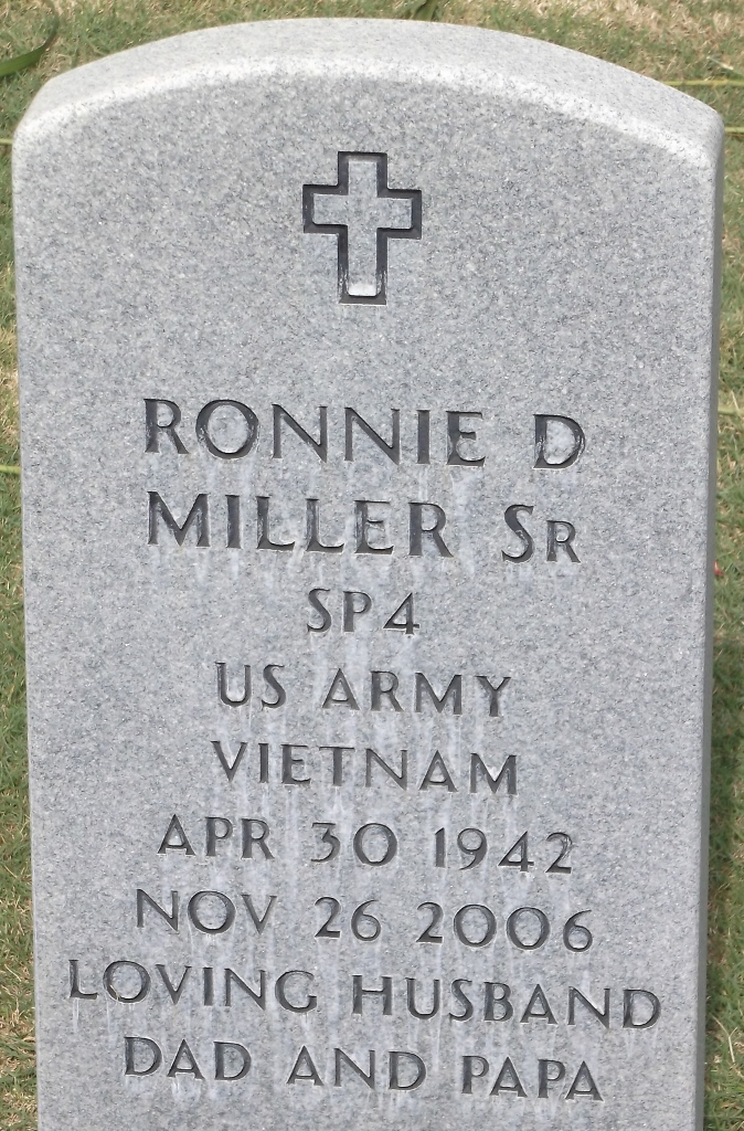 Headstone: Ronnie D Miller Sr
