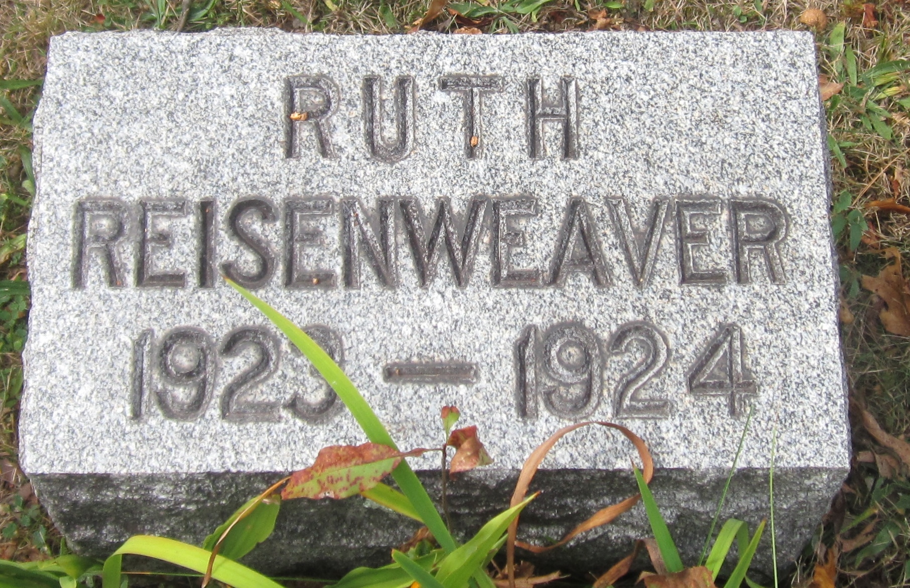 Headstone: Ruth Weisenweaver