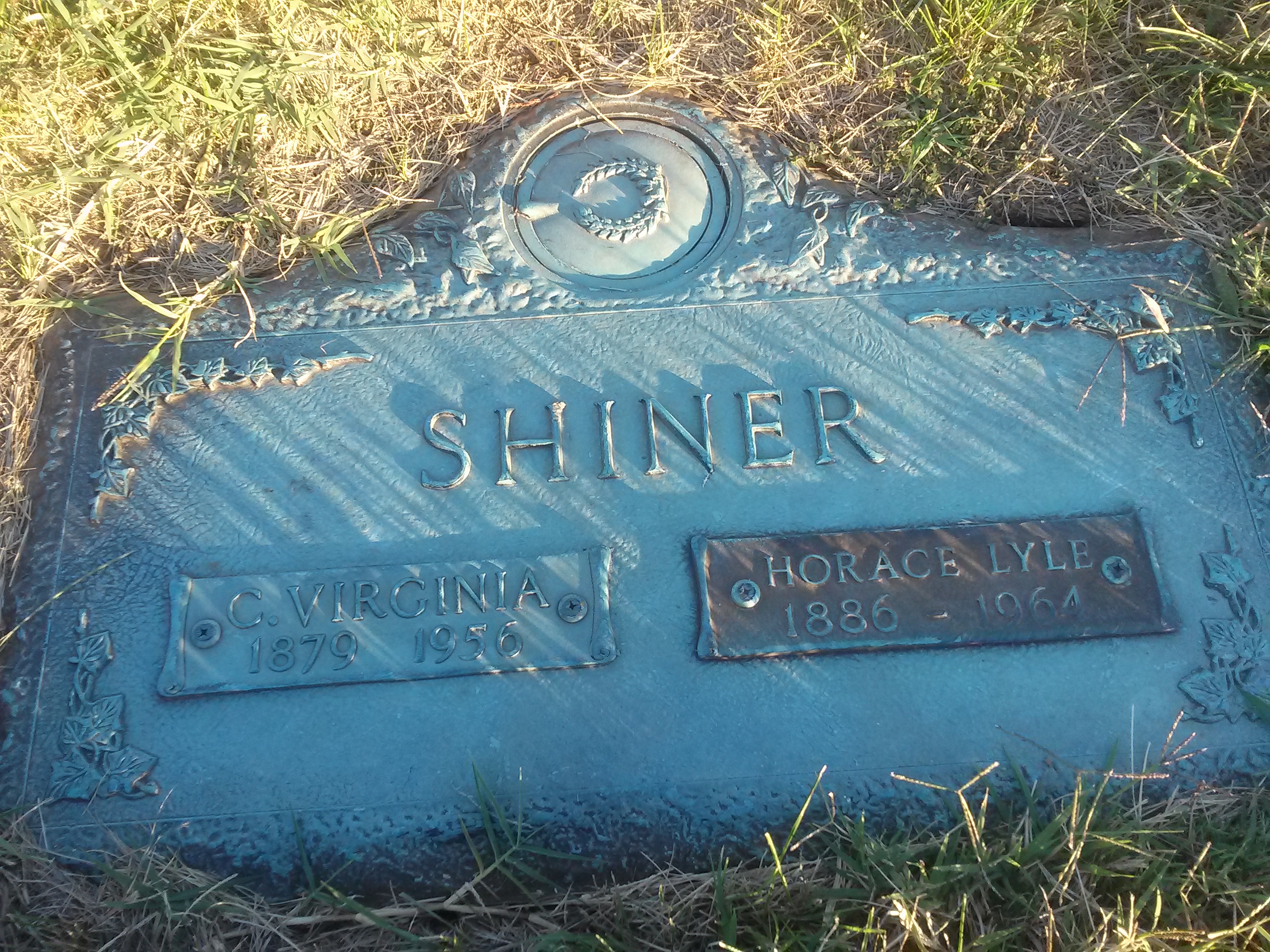 Headstone: Shiner - C. Virginia & Horace Lyle