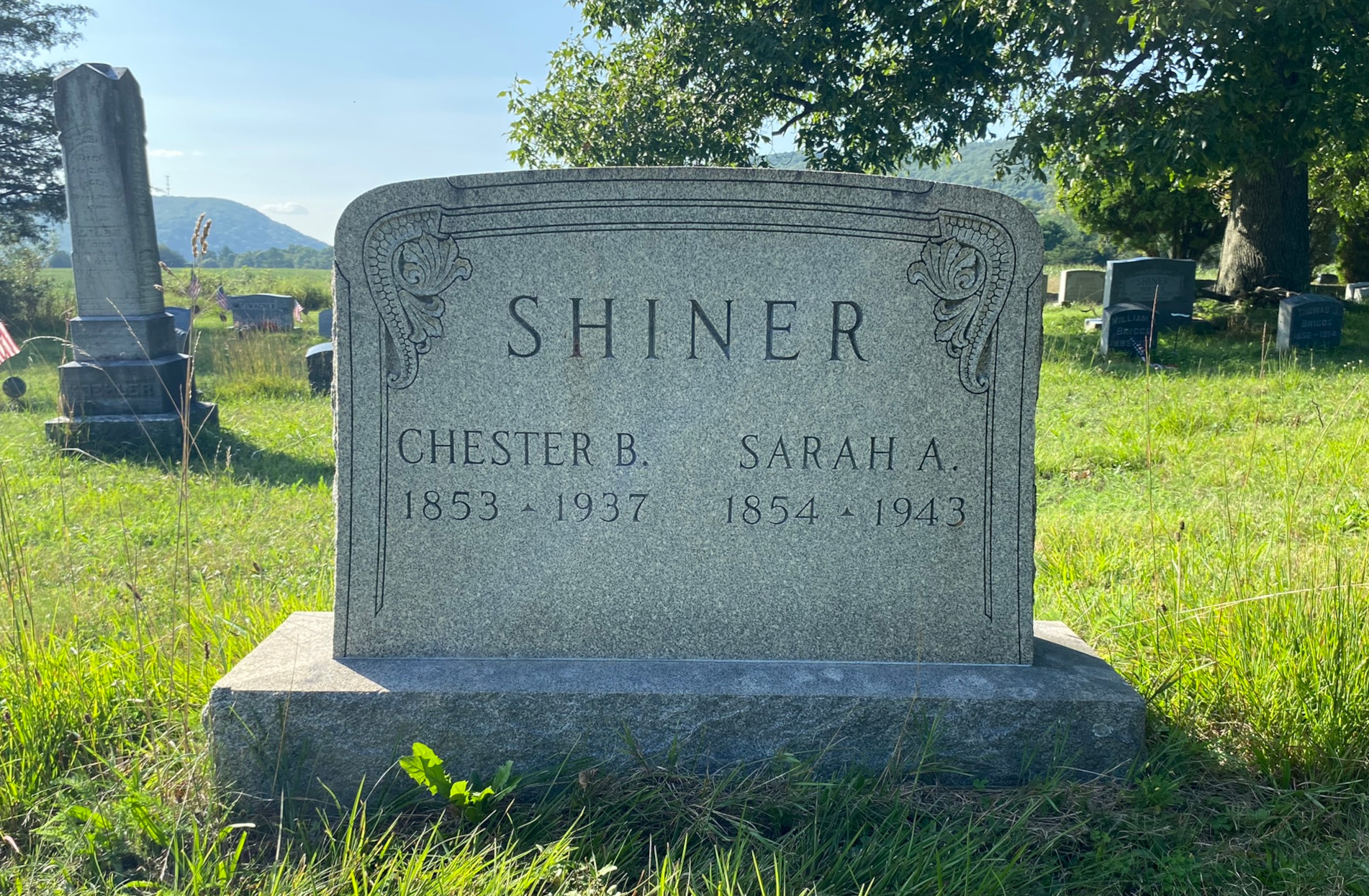 Headstone: Shiner - Chester B. & Sarah A.