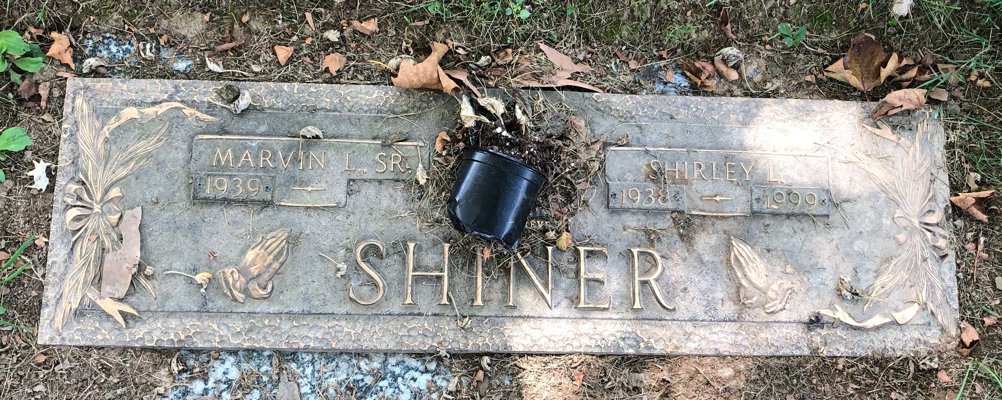 Headstone: Shiner - Marvin Sr & Shirley