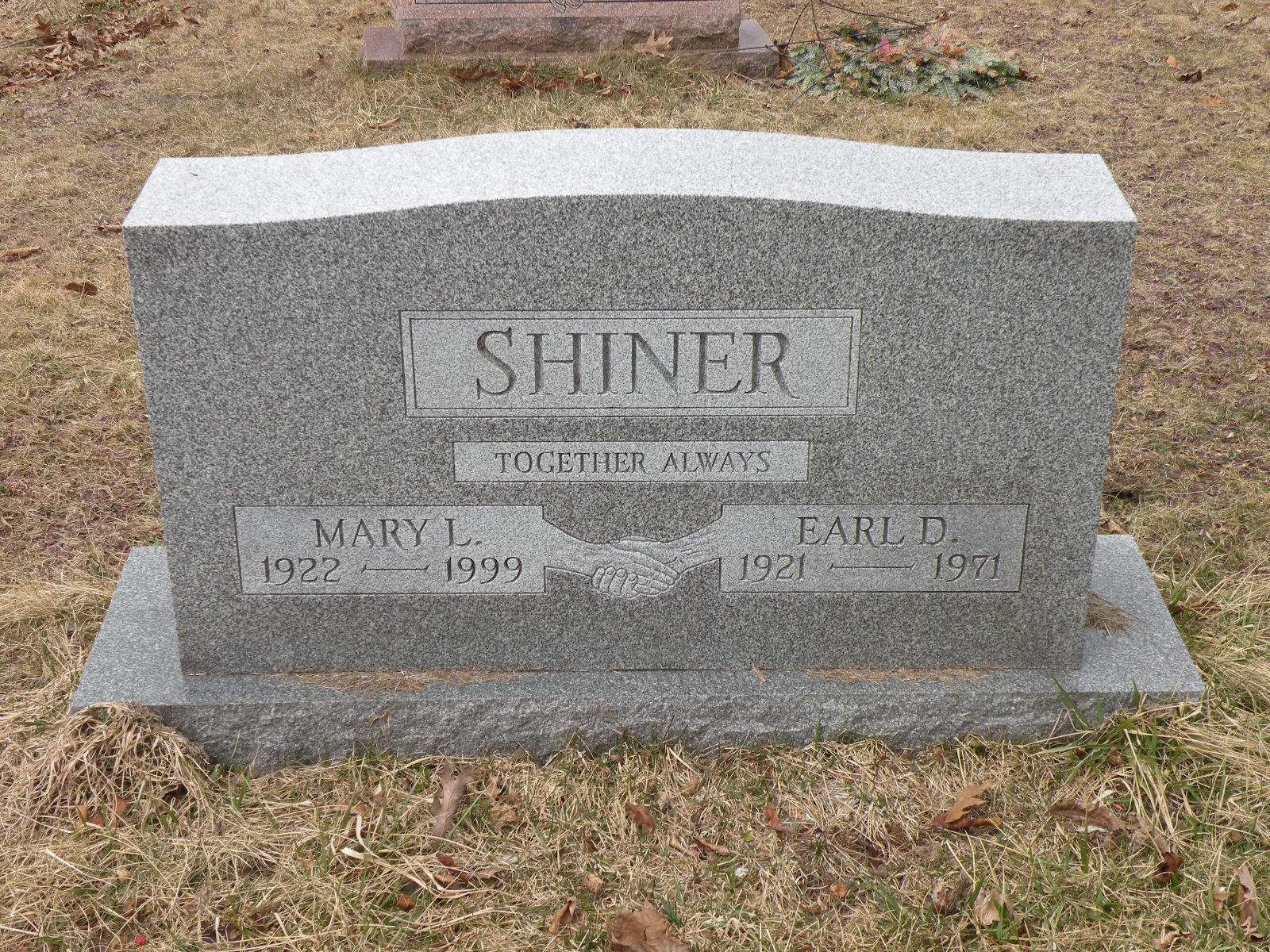 Headstone: Shiner - Mary L. & Earl D.