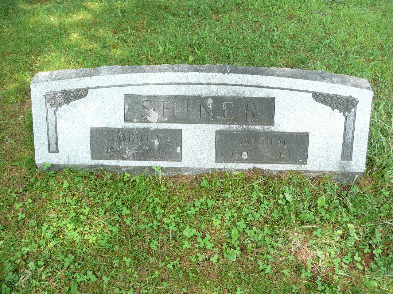 Headstone: Shiner - Samuel & Sarah M