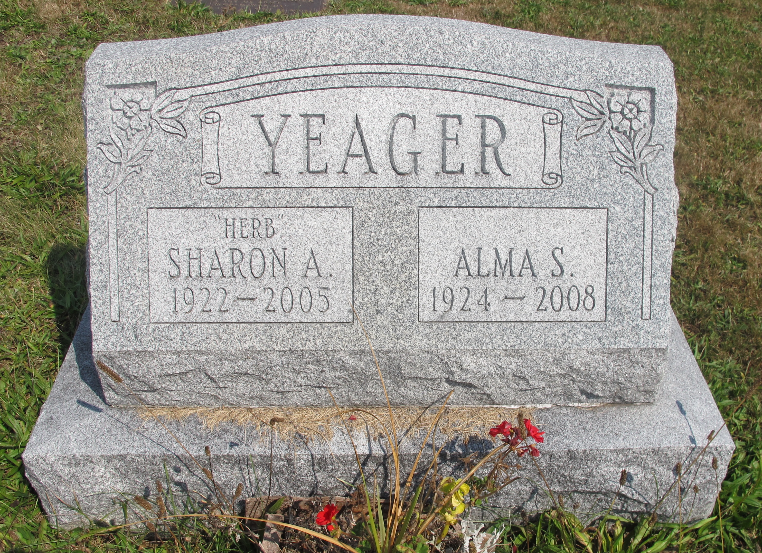 Headstone: Yeager - Sharon A. & Alma S.